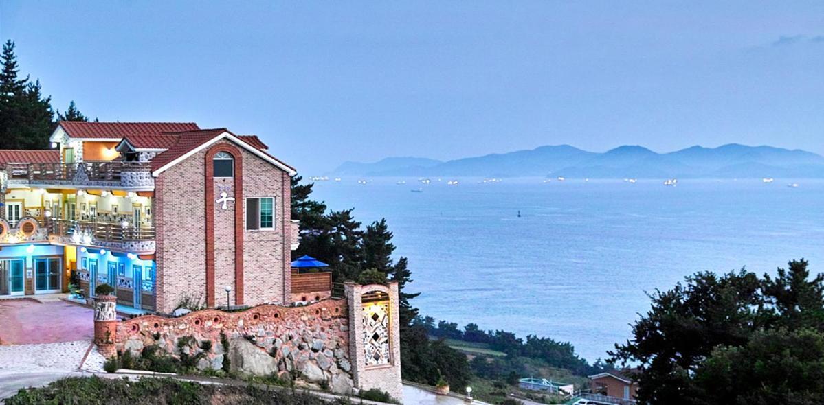 Gung Pension Namhae Exterior foto